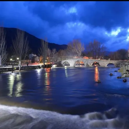 بيت للعطل El Balconcillo Del Alberche نافالوينغا